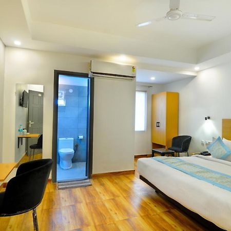 Hotel The Red York Ghaziabad Exterior foto