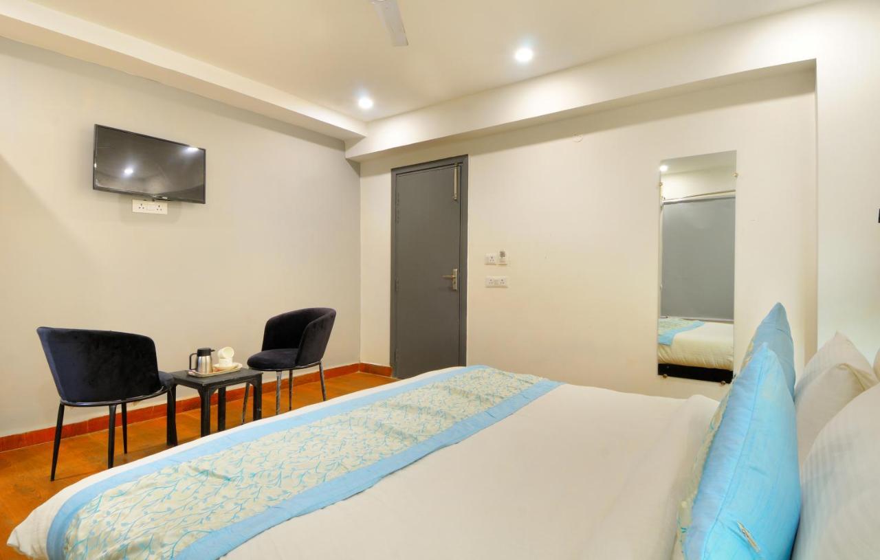Hotel The Red York Ghaziabad Exterior foto