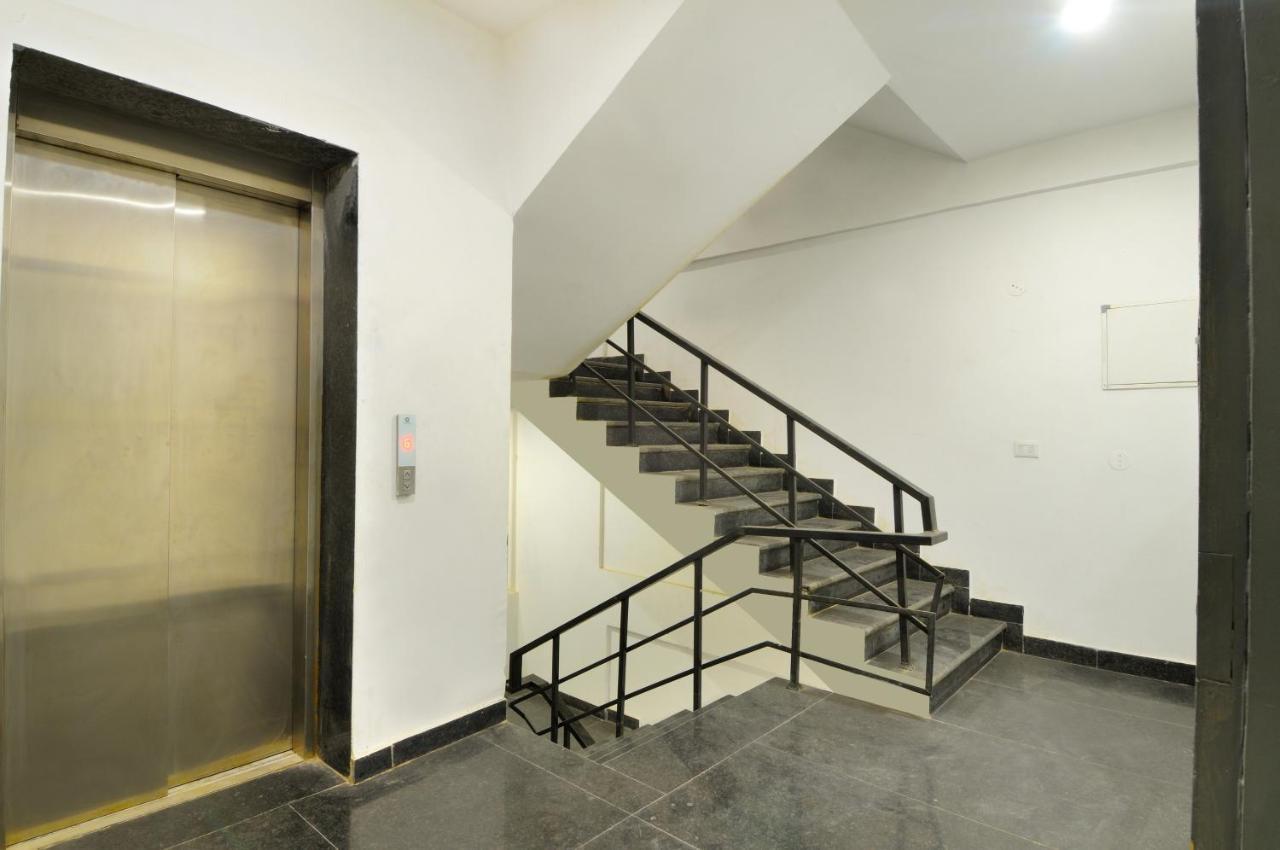 Hotel The Red York Ghaziabad Exterior foto