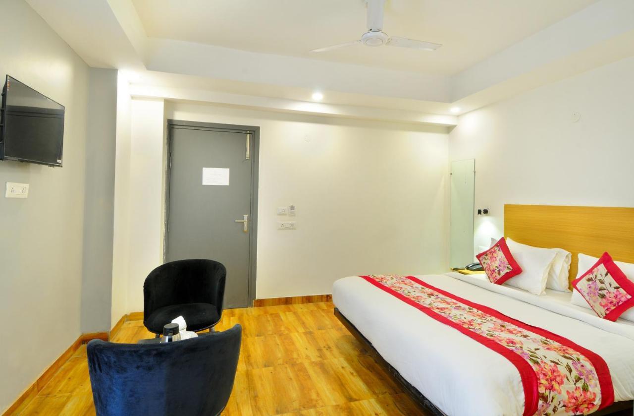 Hotel The Red York Ghaziabad Exterior foto