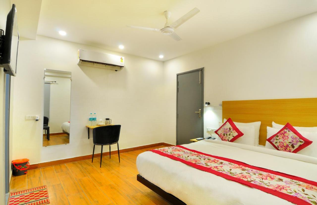 Hotel The Red York Ghaziabad Exterior foto